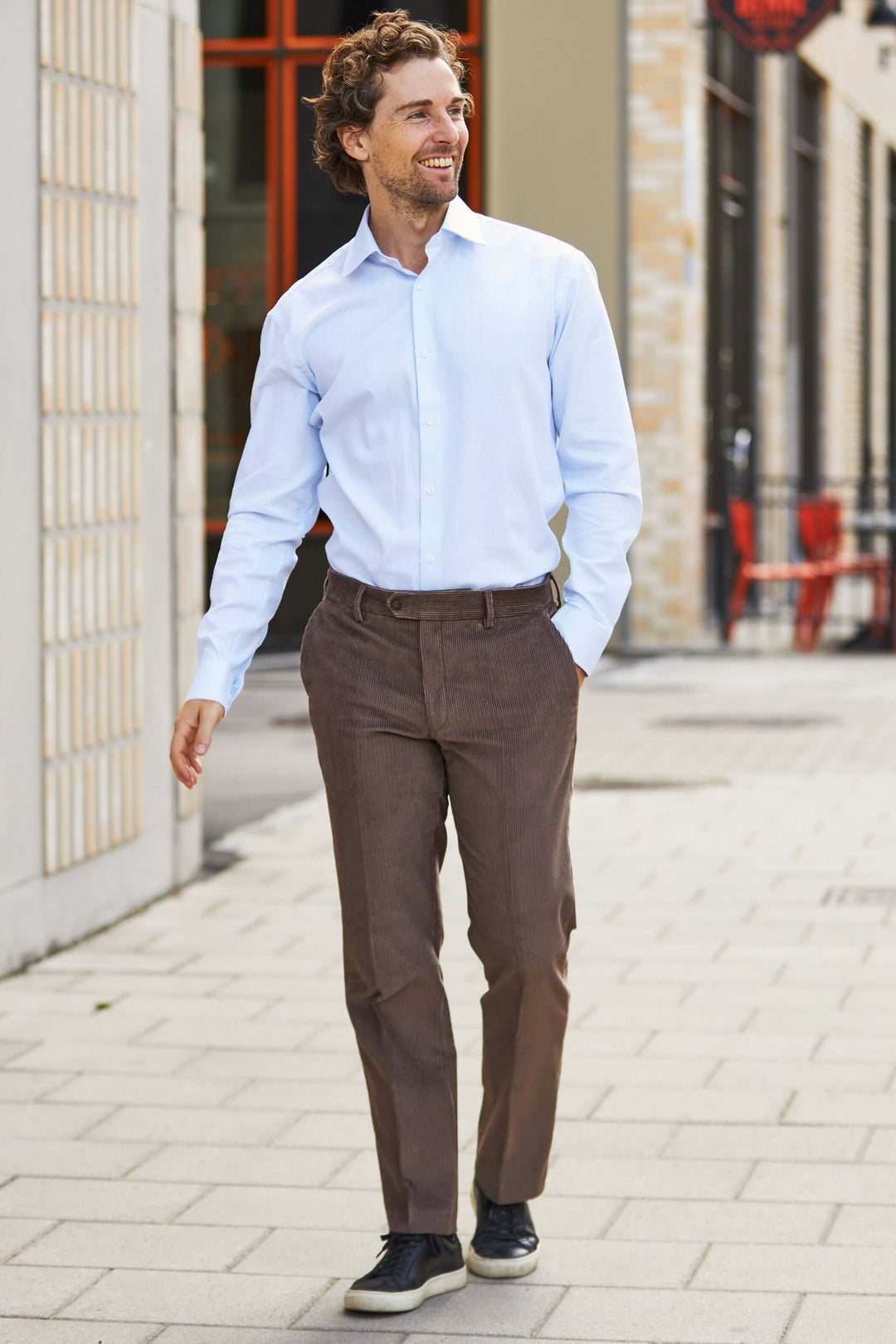 manchesterbyxa brun regular fit