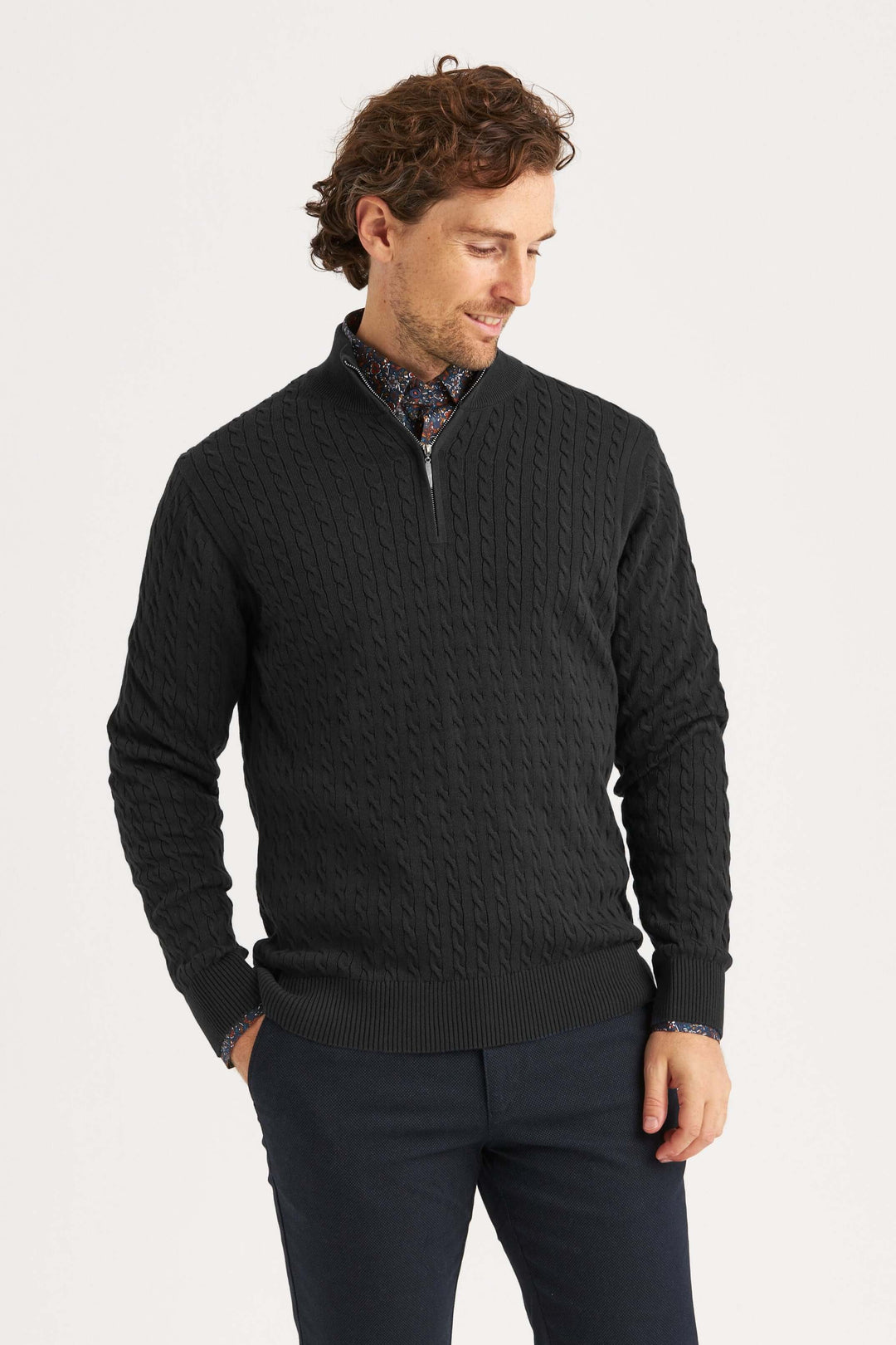 svart kabelstickad halv-zip tröja