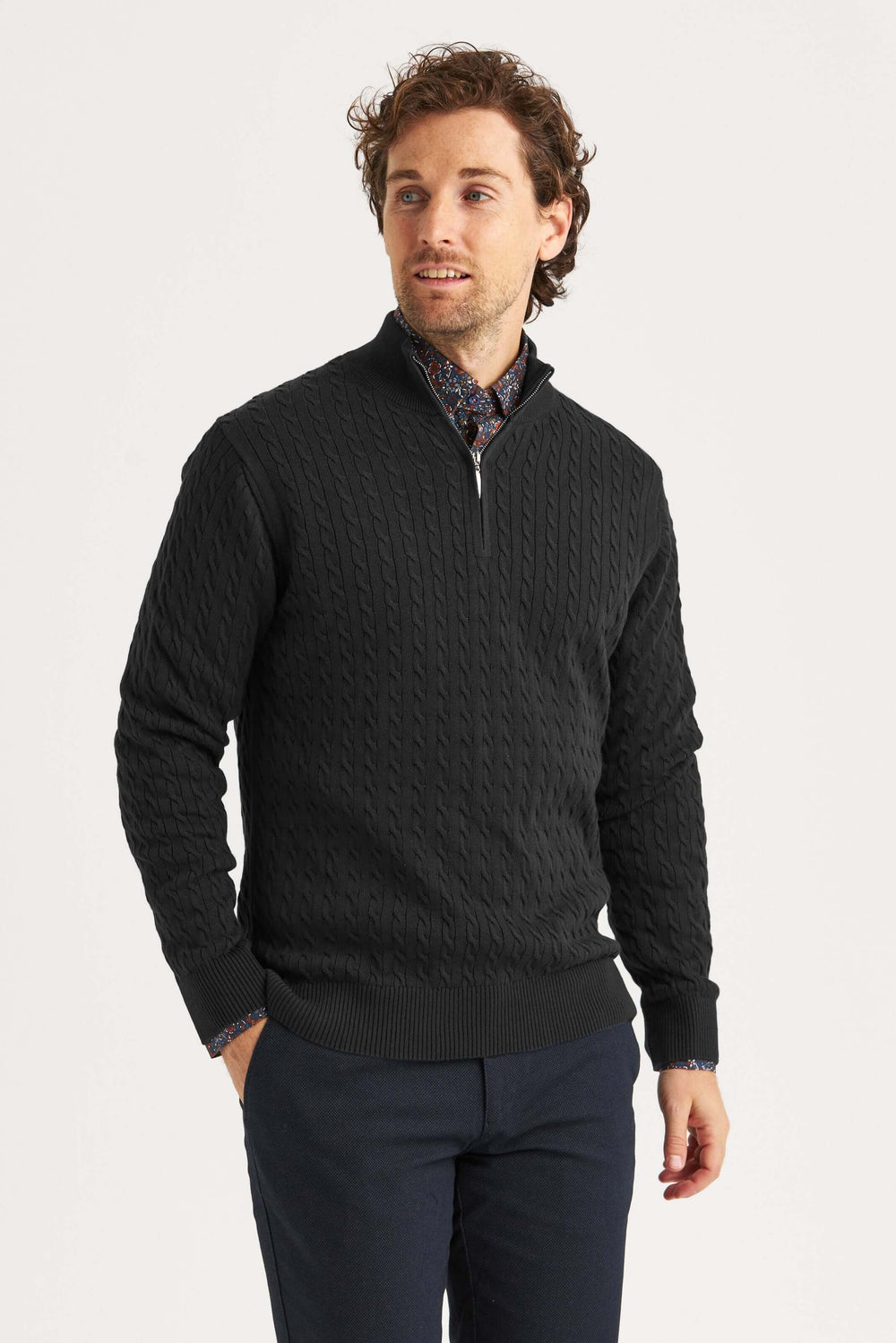 svart kabelstickad halv-zip tröja