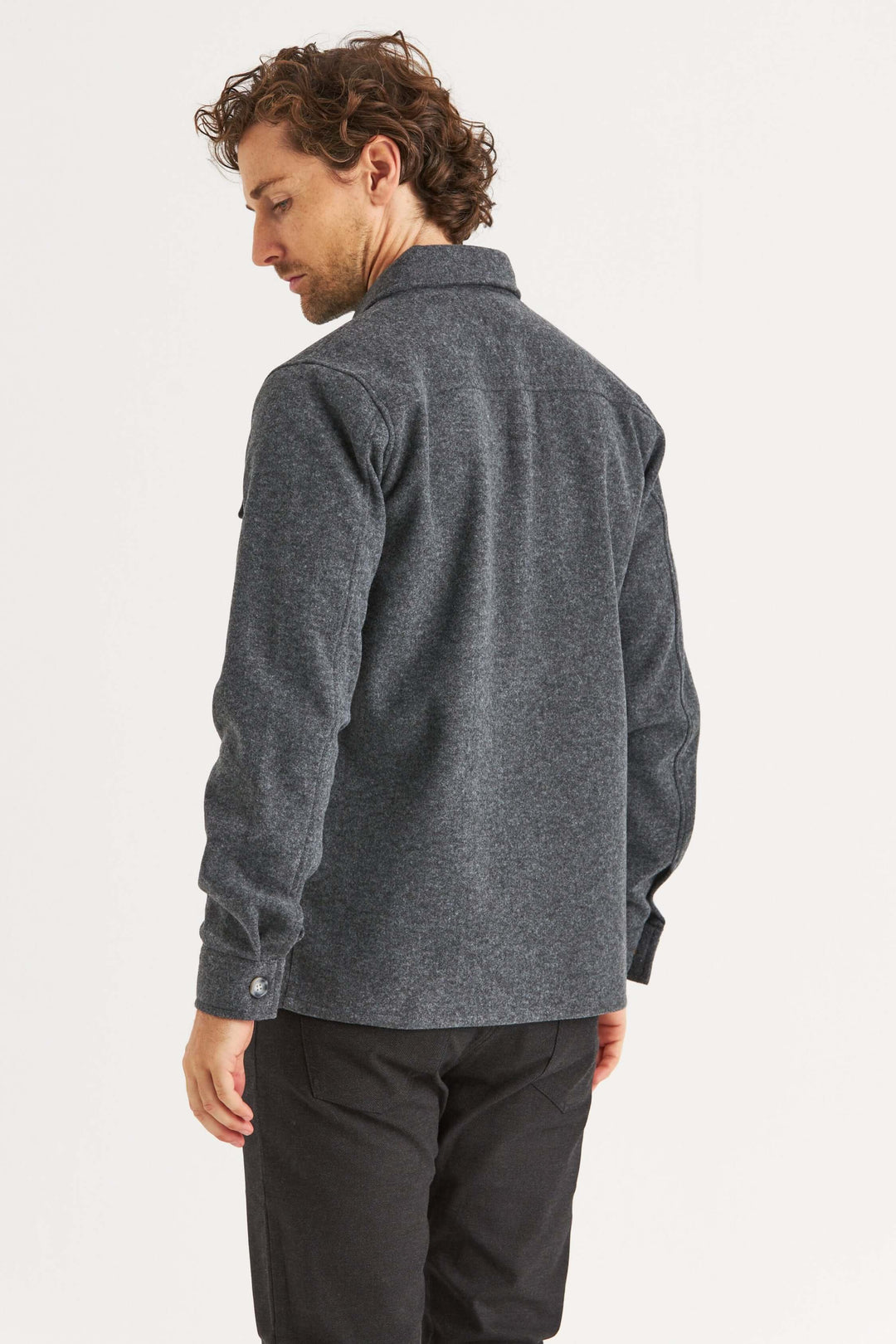 Grå overshirt i ett mjukt och stretchigt material