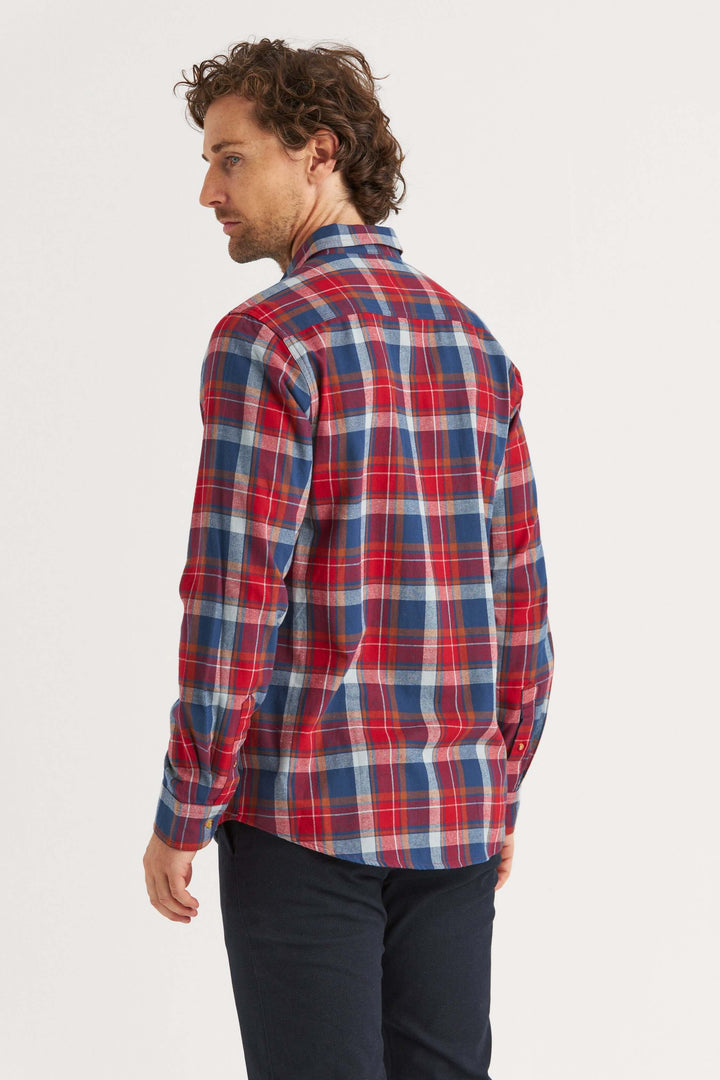 Flanellskjorta i rött med blå och vit ruta
