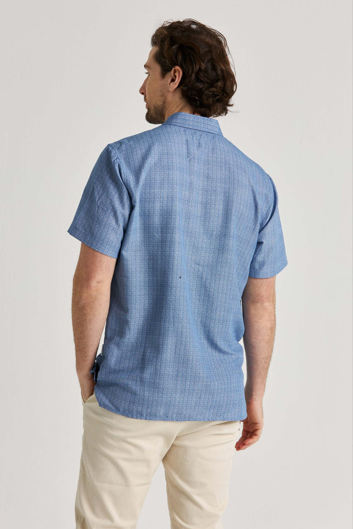 Blå kortärmad skjorta med print