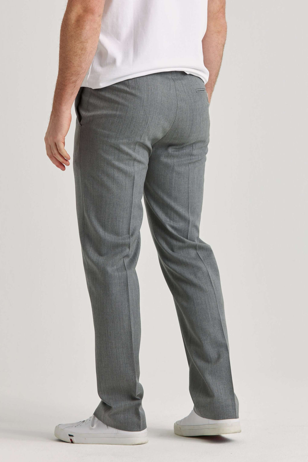 ljusgrå kostymbyxor i ullstretch