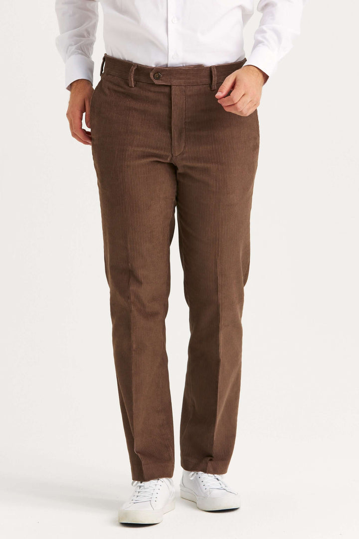 manchesterbyxa brun regular fit