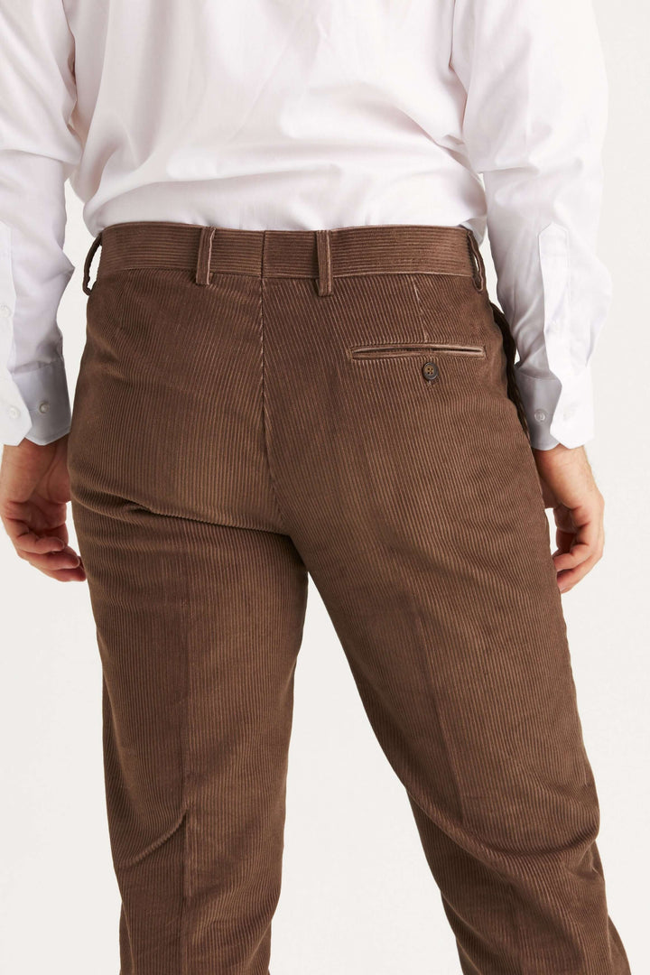 manchesterbyxa brun regular fit