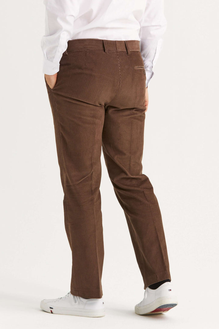 manchesterbyxa brun regular fit