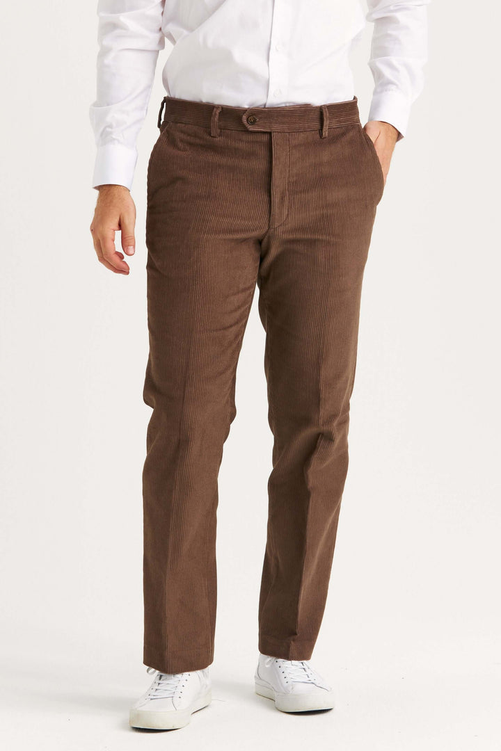 manchesterbyxa brun regular fit