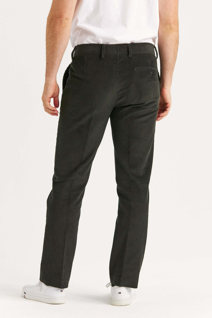 Mörkgrön manchesterbyxa i regular fit