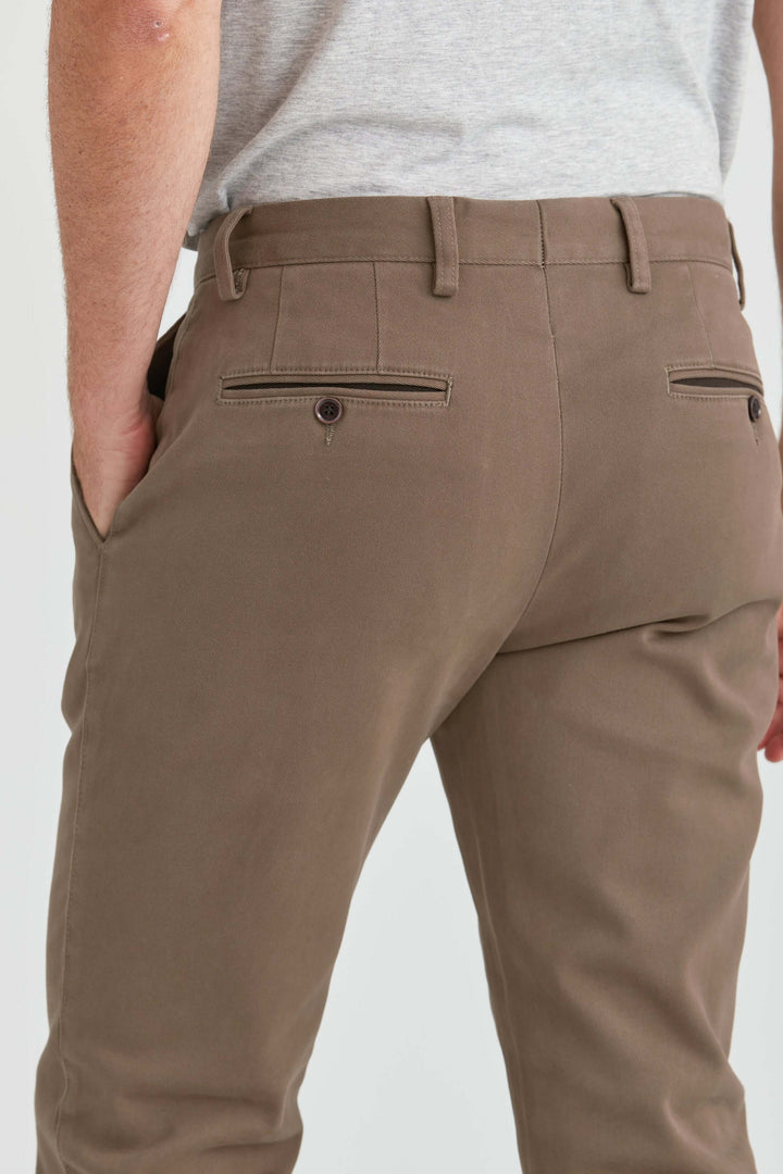 Beige Chinos med stretch