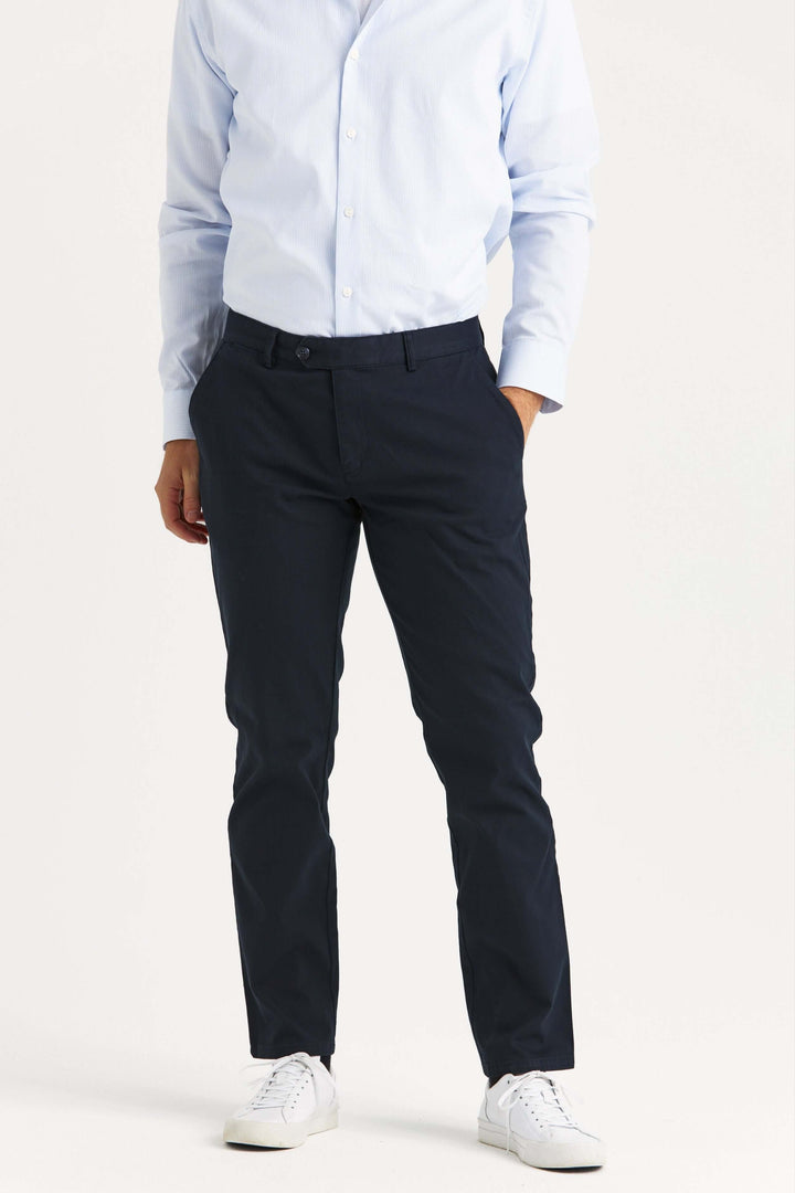 Marinblå Chinos med stretch