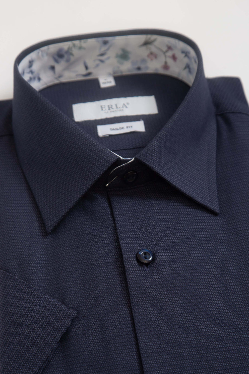 Mörkblå Kortärmad Skjorta med Kontrast med elegant krage och diskret struktur.