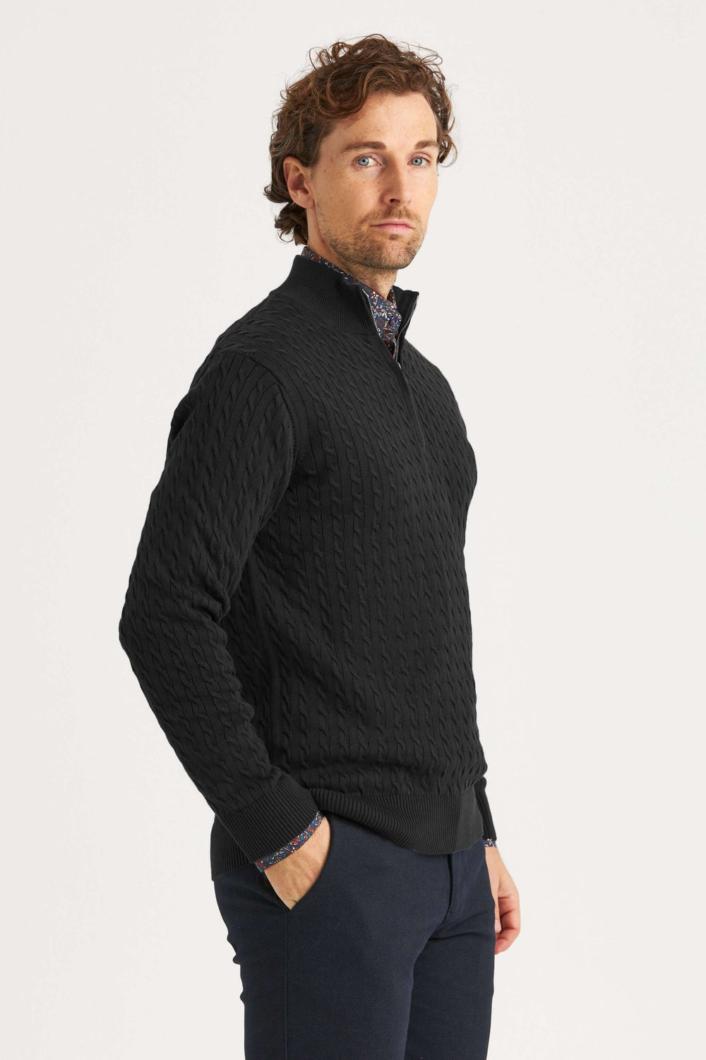 svart kabelstickad halv-zip tröja