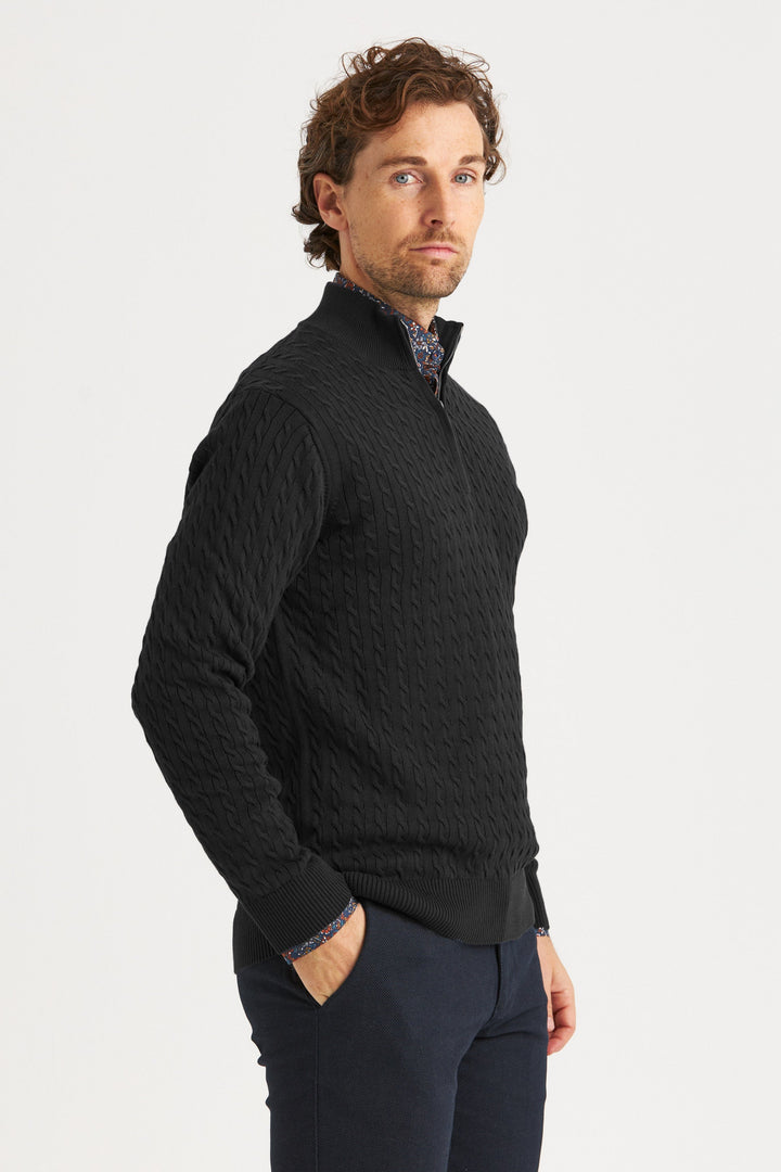 Svart Kabelstickad Halv-Zip Tröja