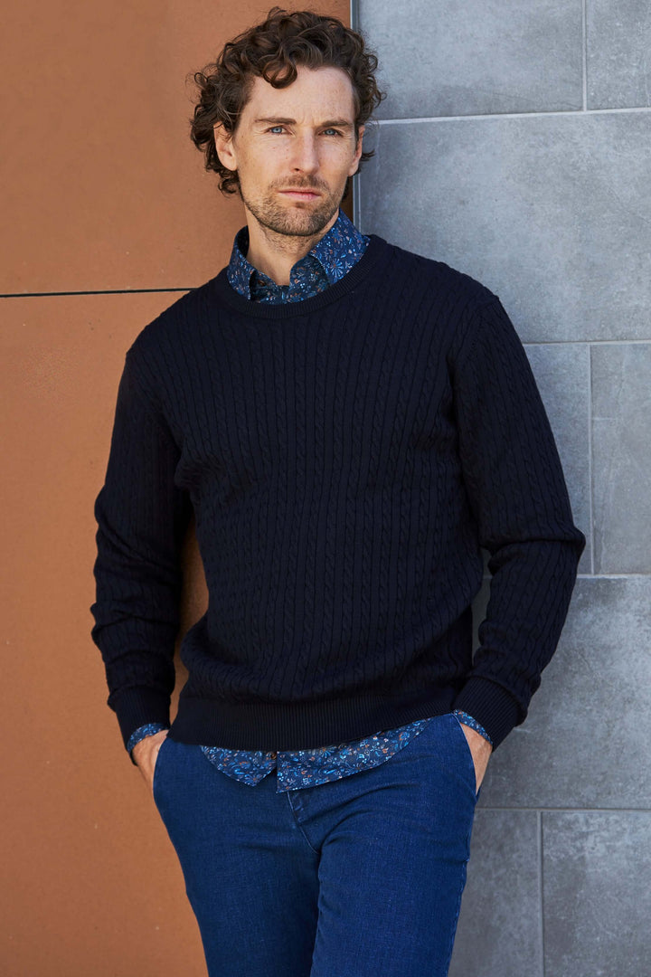 Marinblå Kabelstickad Tröja