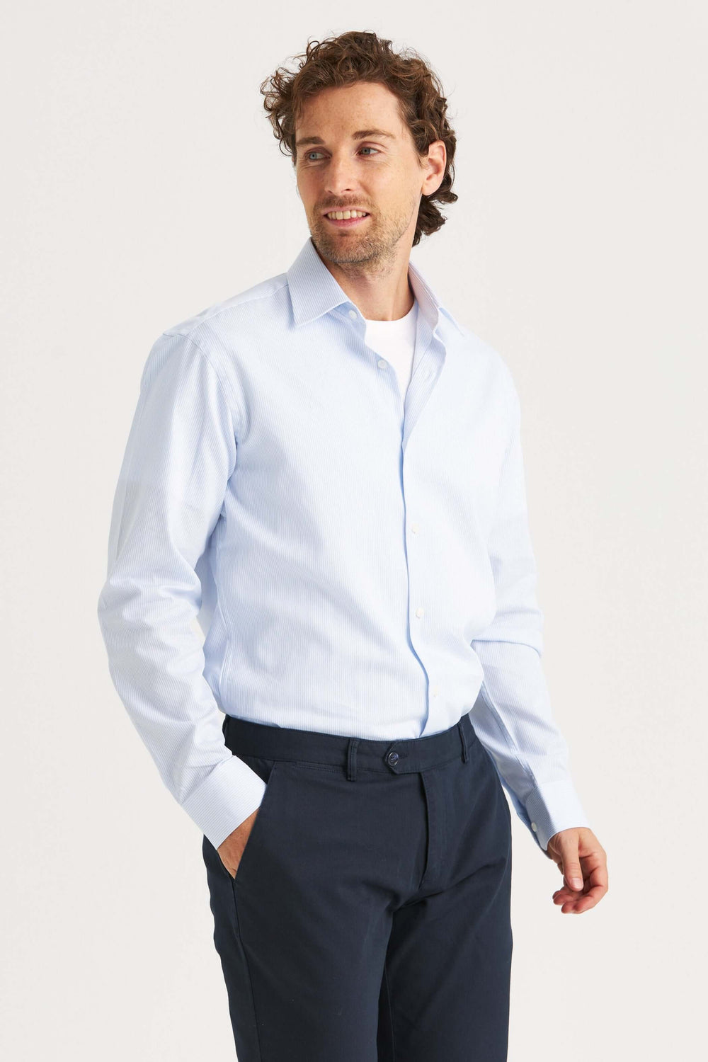 Ljusblå randig skjorta premium