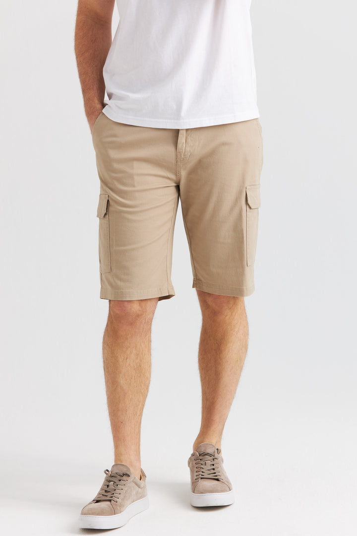 Beige shorts med benficka
