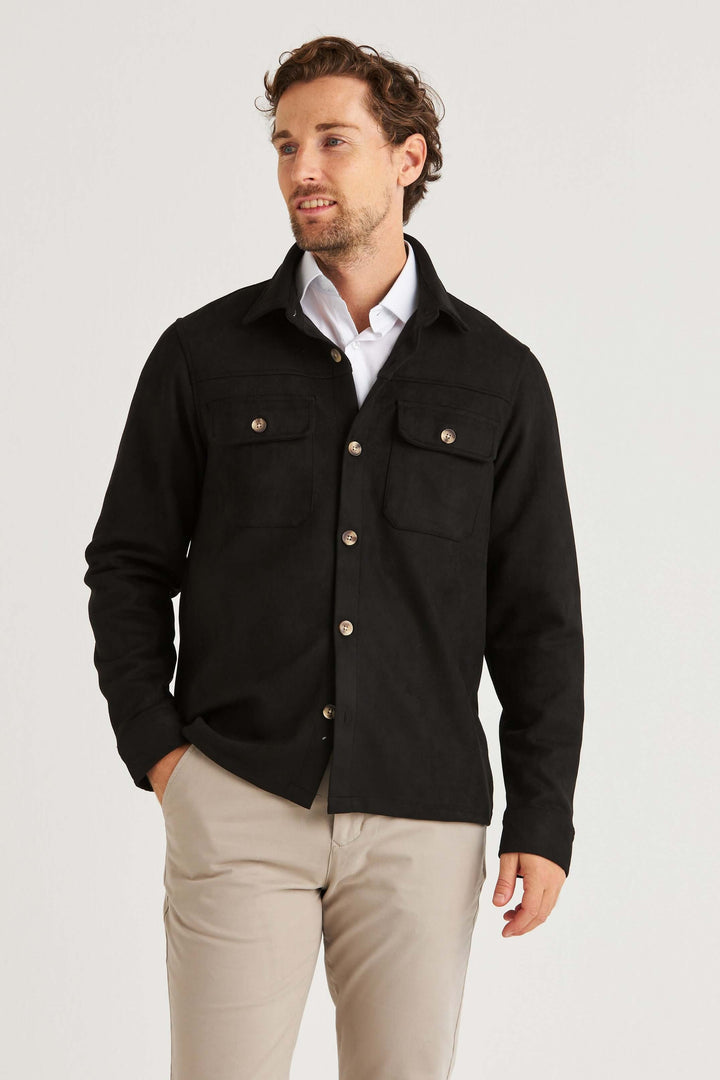 Svart suede overshirt med bröstfickor, modern stil, grå overshirt