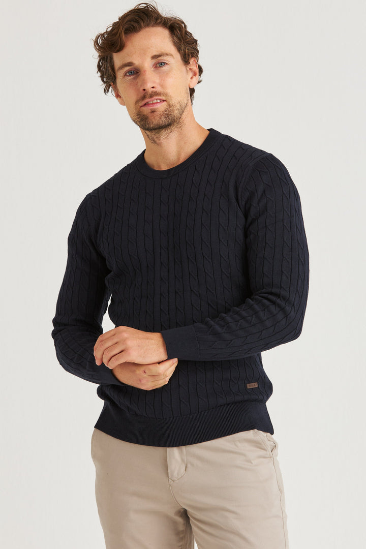 Marinblå Kabelstickad Crew Neck