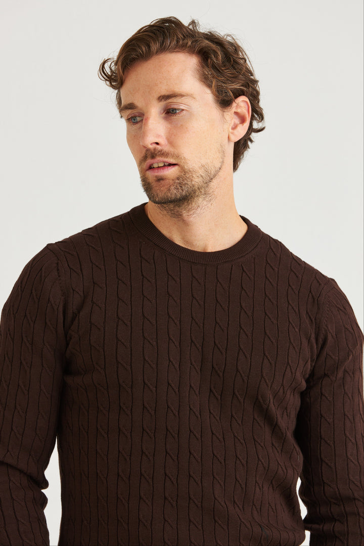 Mörkbrun Kabelstickad Crew Neck
