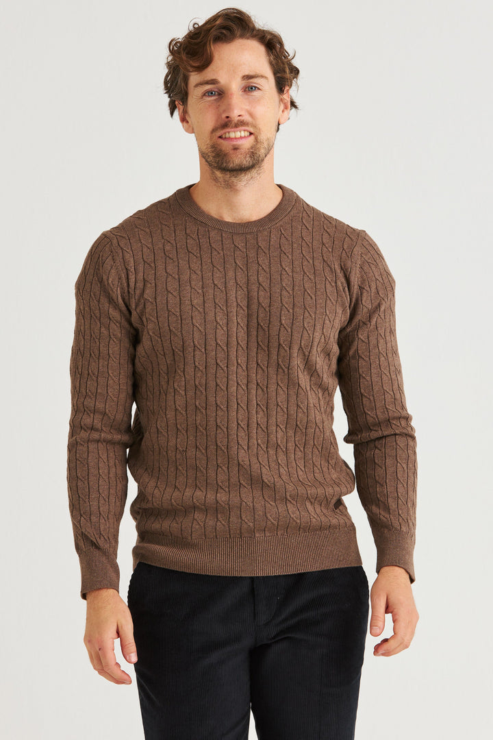 Brun Kabelstickad Crew Neck