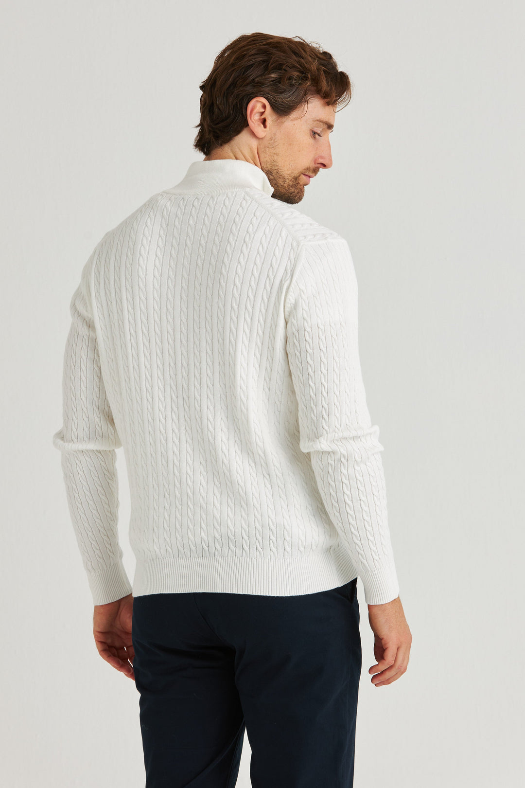 Vit kabelstickad tröja half zip