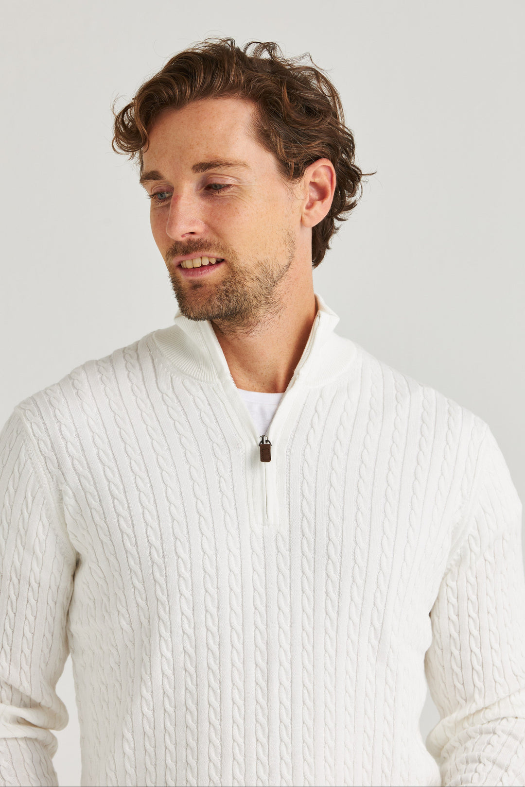 Vit kabelstickad tröja half zip